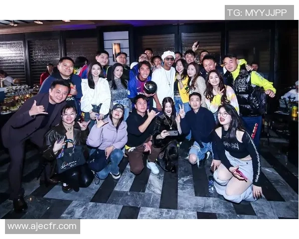 足球明星中国行精彩瞬间回顾与球迷互动热情瞬间分享