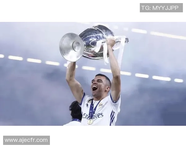 足球明星佩佩的多重外号揭秘与背后的故事分析